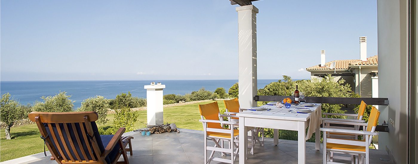 SUN_villa_front_terrace-level